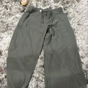 Gray Lululemon wide leg pants size 10 cropped